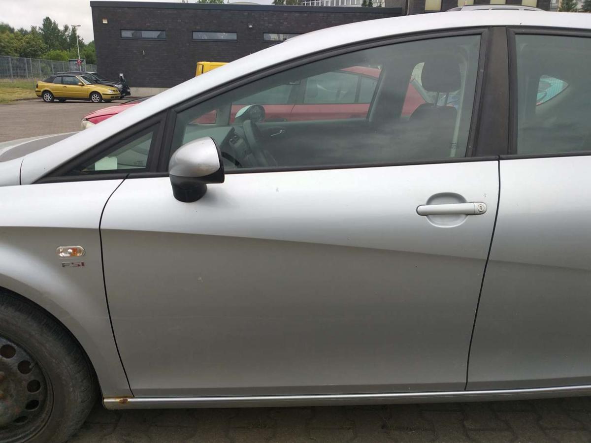 Seat Leon 1P original Tür vorn links LS7Y Lunasilber Rohbau Bj.2005